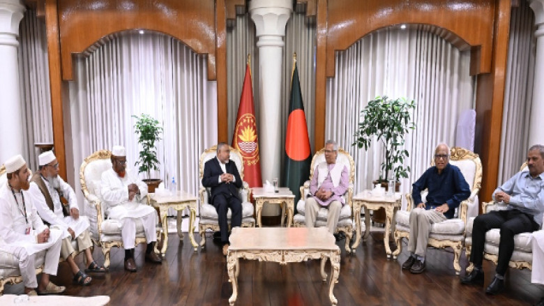 প্রধান উপদেষ্টার সঙ্গে জামায়াতে ইসলামীর বৈঠক অনুষ্ঠিত...
