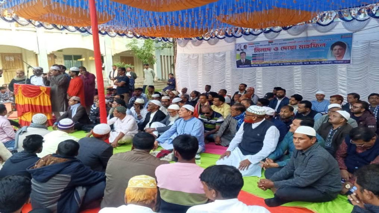 সাঁথিয়ায় ভিপি শামসুরের উদ্যোগে খালেদা জিয়ার রোগমুক্তি কামনায় দোয়া মাহফিল অনুষ্ঠিত...