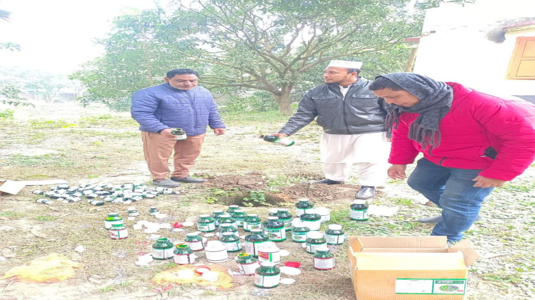 ভোলাহাট জামবাড়ীয়া ইউনিয়নে বালাইনাশক দোকানে অভিযান, ভেজাল 
